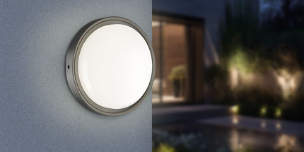 Braytron BC18-00781 LED Bulkhead 18W IP65 Black, Ø222mm 2020lm 3CCT, ndriçim i jashtëm rezistent ndaj ujit për mure dhe korridore në Shqipëri.”