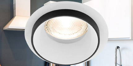 Braytron BH03-06043 spotlight GU10 alumini bardhë/zi për ndriçim të brendshëm në Shqipëri