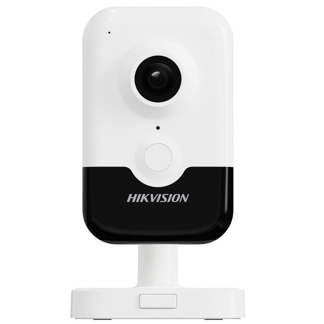 Kamerë IP Cube Hikvision DS-2CD2443G2-IW(W) 4MP me WiFi, audio me dy drejtime, mikrofon dhe altoparlant të integruar, Digital WDR, zbulim inteligjent të njerëzve dhe automjeteve, infra të kuqe deri në 10 metra, mbështetje për kartë microSD deri në 512GB, ideale për monitorimin e shtëpisë dhe biznesit në Shqipëri.