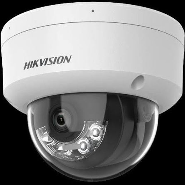 Kamera Hikvision DS-2CD1121G2-LIU 2MP Smart Hybrid Light IP Dome me rezolucion Full HD 1920×1080, Human Detection, Smart Hybrid Light, IR dhe White Light deri në 30 metra, mikrofon të integruar, H.265+, PoE, IP67, IK08, kamerë sigurie profesionale për shtëpi, biznese, zyra dhe ambiente të jashtme në Shqipëri | AlbaStore