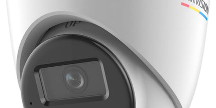 Kamera Hikvision DS-2CD1327G2H-LIUF 2MP ColorVu Smart Hybrid Light IP Turret me rezolucion Full HD 1920×1080, teknologji ColorVu F1.0, Human & Vehicle Detection, Smart Hybrid Light, IR Night Vision deri në 30 metra, White Light deri në 30 metra, mikrofon të integruar, microSD deri në 512GB, H.265+, PoE, IP67, kamerë sigurie profesionale për shtëpi, biznese, magazina dhe ambiente të jashtme në Shqipëri | AlbaStore