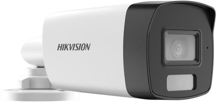 Kamera Hikvision DS-2CE17K0T-LFS 3K Dual Light Audio Bullet me rezolucion 3K 2960×1665, Smart Hybrid Light, IR Night Vision deri në 40 metra, White Light deri në 40 metra, mikrofon të integruar, Audio over Coax, IP67, kamerë sigurie profesionale për shtëpi, biznese, magazina dhe ambiente të jashtme në Shqipëri | AlbaStore
