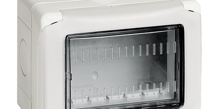 Kuti montimi në mur BTicino BT-27503, 3 module, IP55, ngjyrë gri me kapak mbrojtës, për instalime elektrike – materiale elektrike BTicino Shqipëri